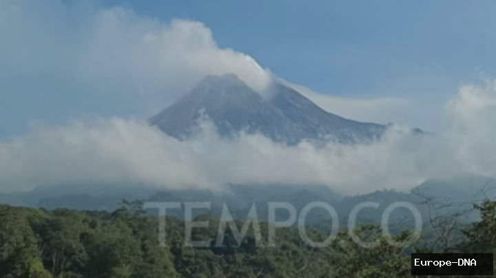 Merapi Membara: Pendaki Nekat Terobos Bahaya, Apa yang Terjadi?
