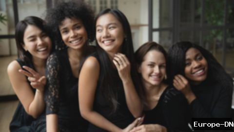 9 Model Rambut Bridesmaid yang Simple dan Elegan
