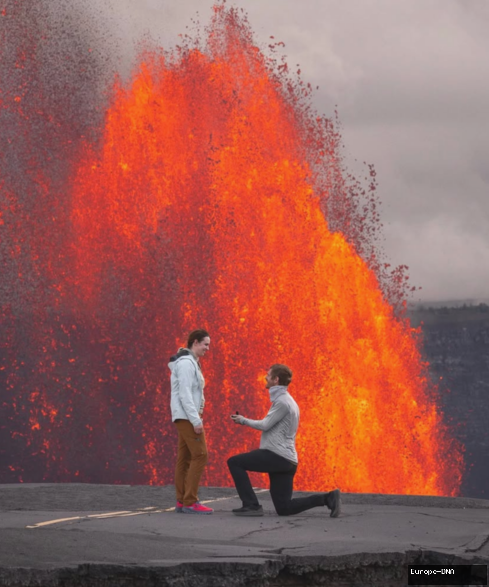 Unik! Fotografer Ini Lamar Kekasihnya di Depan Gunung Berapi Kilauea